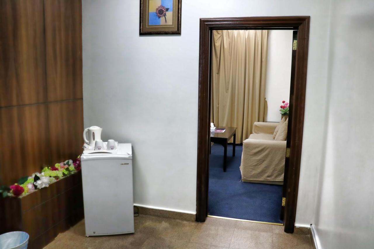 Al Farhan Hotel Suites Riyadh Eksteriør bilde